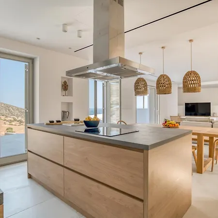 Lily Rock Paros * Angairia